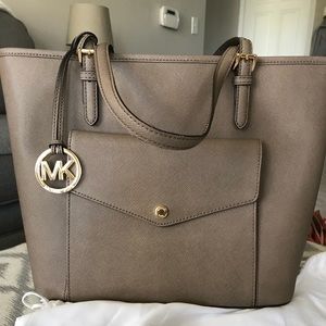 Michael Kors Jet Set Pocket Tote- Large, Dark Dune